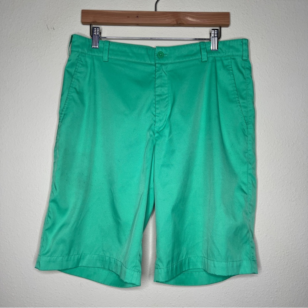 NIKE Gold Dri-Fit Tour Performance Shorts - Green - Sz 32